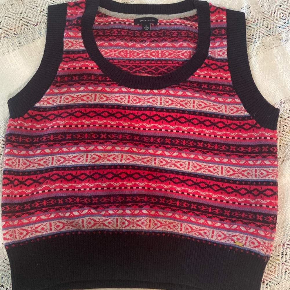 💵 2 for 1!! Tommy Hilfiger Vest and CHAPs shirt bundle!